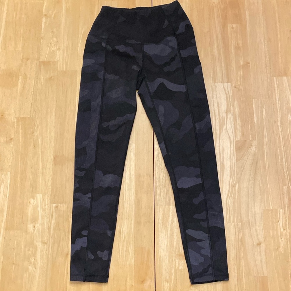 The North Face black/gray Camo leggings